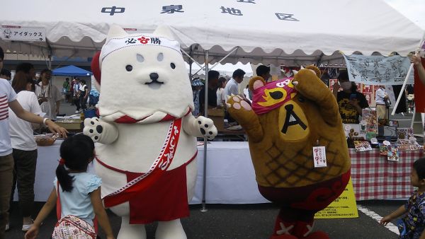 磐田駅前　軽トラ市！