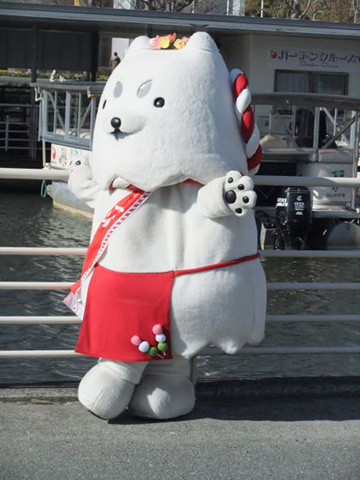ポーズをキメるしっぺい☆