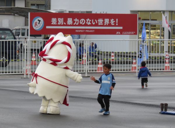 ちびっこと触れ合うしっぺい♪