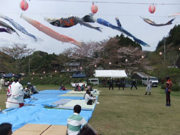 ヒーローショーを観るしっぺい１