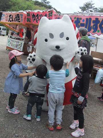 お友達に囲まれるしっぺい♡