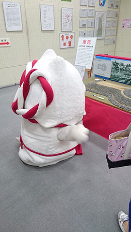 図書館にて